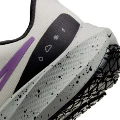 Nike | Women's Air Zoom Pegasus 39 Shield Running Shoes - Light Bone -Nike Store DO7626 003 W Nike Pegasus39Shield heel