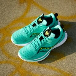 Saucony | Women's Kinvara 13 Running Shoes -Nike Store Kinvara13 Female LifestyleImagery2