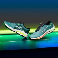 Mizuno | Men's Wave Inspire 18 Running Shoes -Nike Store M Mizuno Inspire18 lifestyle